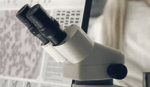 Microscope de laboratoire